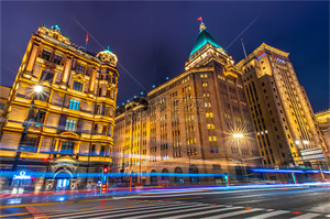 灯光下的花园：城市园林夜游